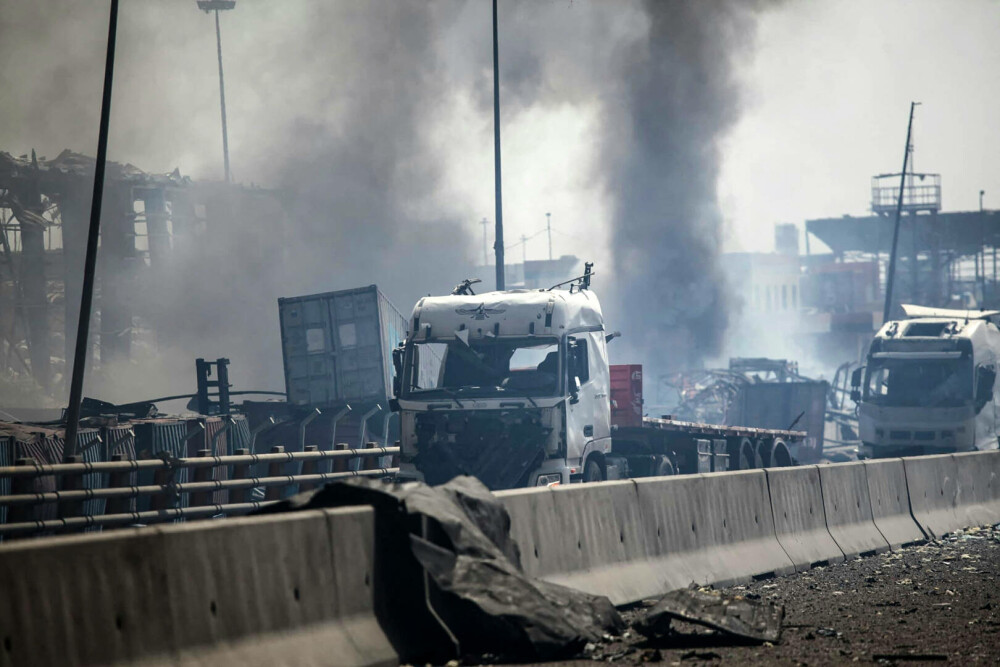 Explozia devastatoare din Iran, în imagini. Cel puțin 25 persoane au murit și 1.000 au fost rănite - Imaginea 6