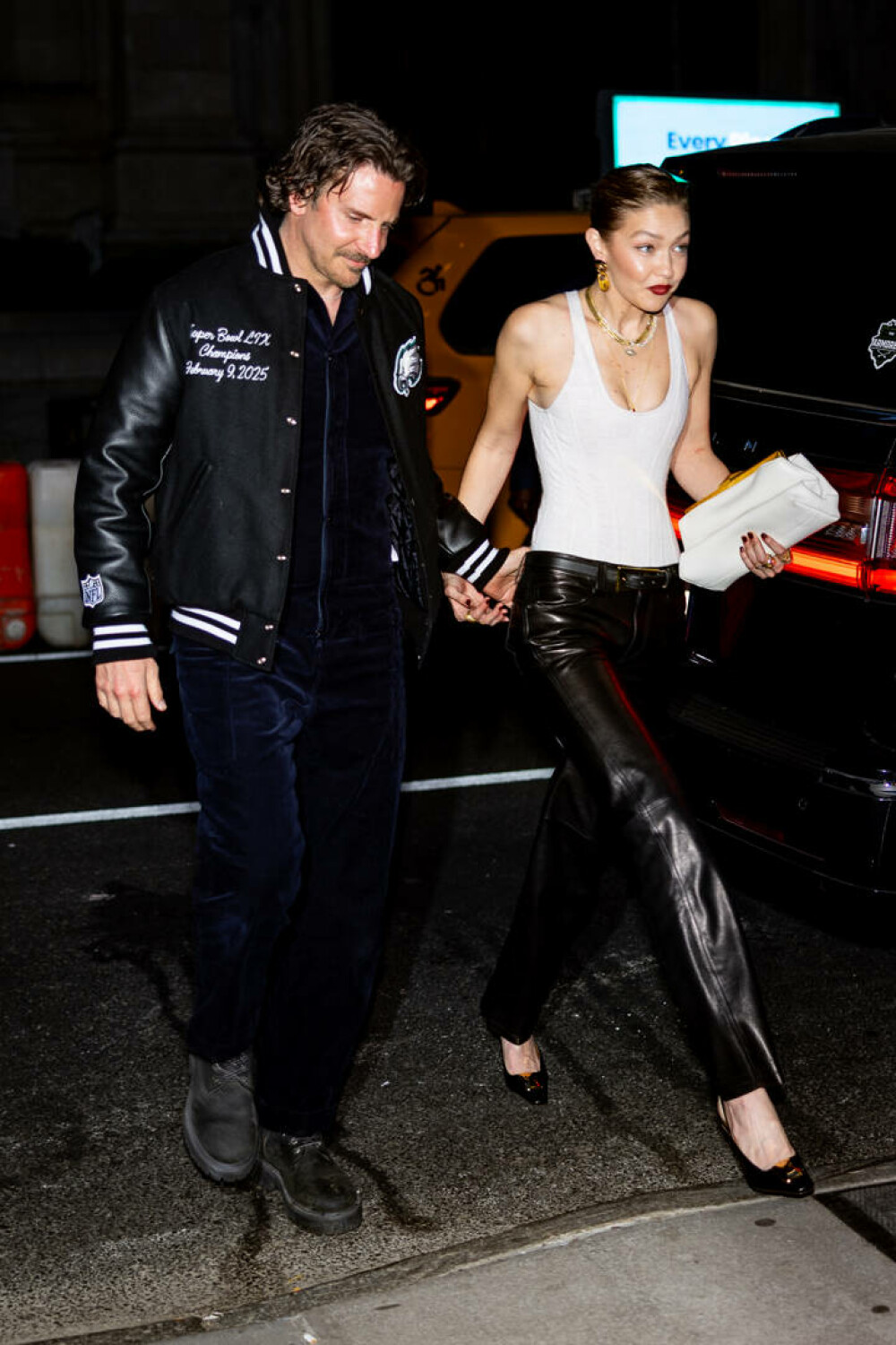 Cum și-a sărbătorit Gigi Hadid ziua de naștere. Anne Hathaway, printre invitați. GALERIE FOTO - Imaginea 8