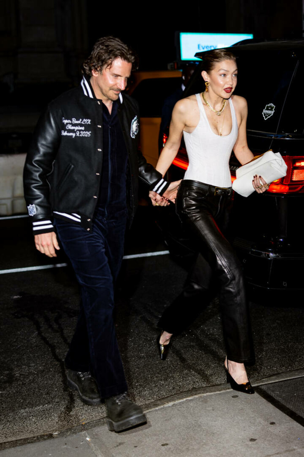 Cum și-a sărbătorit Gigi Hadid ziua de naștere. Anne Hathaway, printre invitați. GALERIE FOTO - Imaginea 9