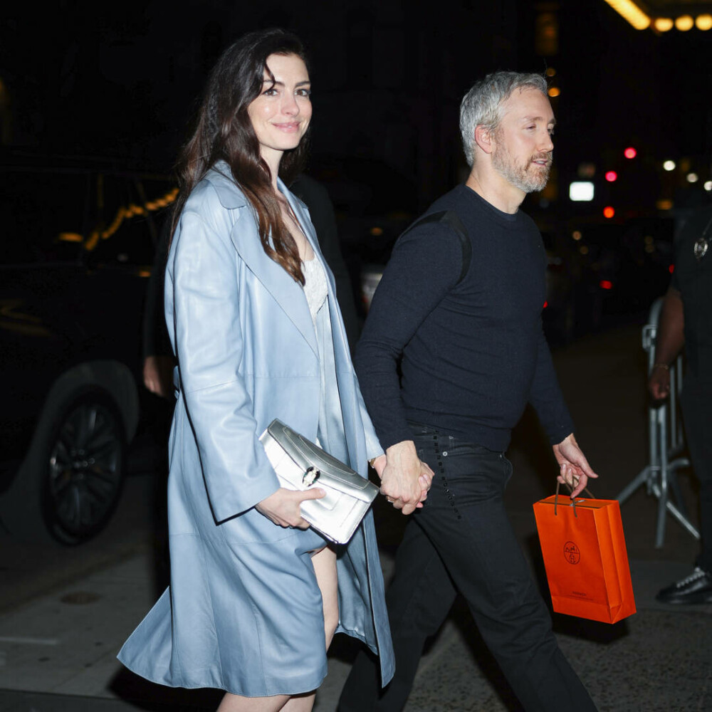 Cum și-a sărbătorit Gigi Hadid ziua de naștere. Anne Hathaway, printre invitați. GALERIE FOTO - Imaginea 14