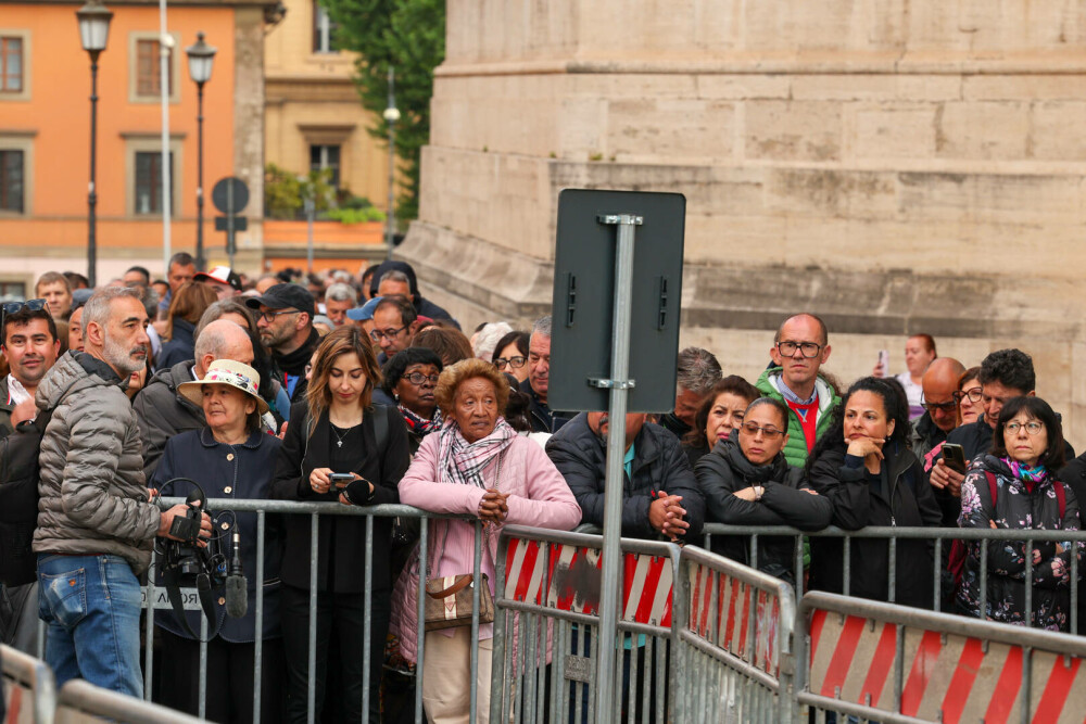 Mormântul Papei Francisc din bazilica Santa Maria Maggiore a fost deschis publicului. FOTO - Imaginea 1