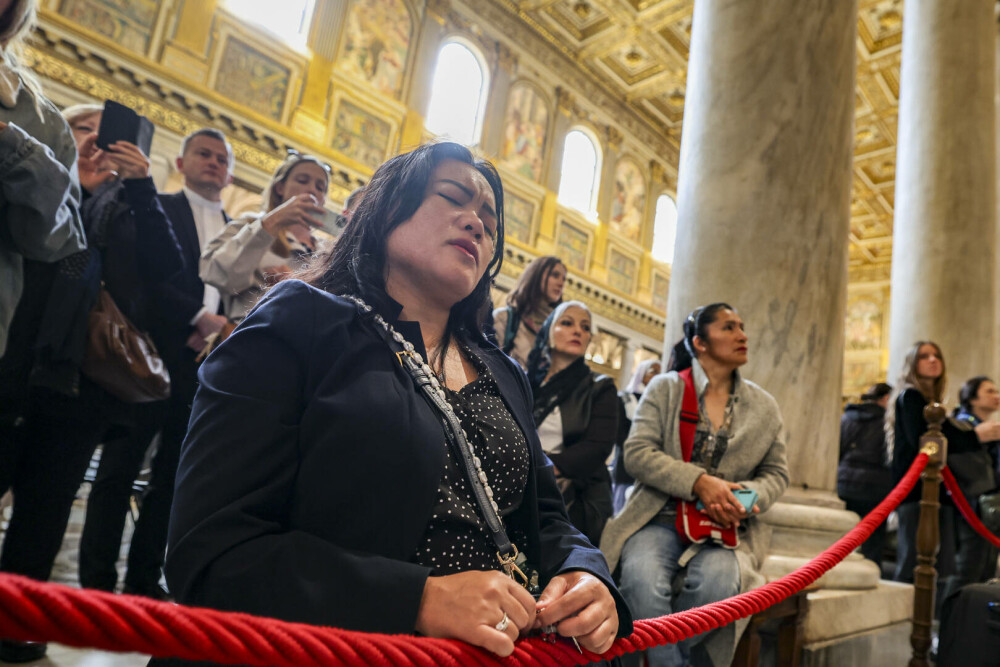 Mormântul Papei Francisc din bazilica Santa Maria Maggiore a fost deschis publicului. FOTO - Imaginea 3