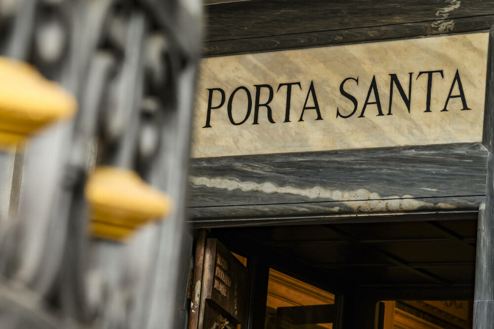 Mormântul Papei Francisc din bazilica Santa Maria Maggiore a fost deschis publicului. FOTO - Imaginea 5