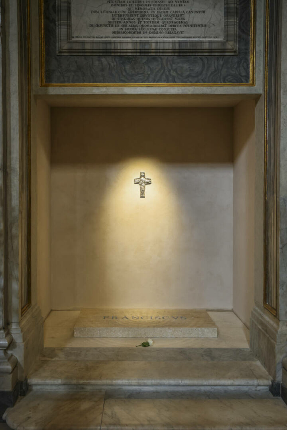 Mormântul Papei Francisc din bazilica Santa Maria Maggiore a fost deschis publicului. FOTO - Imaginea 9
