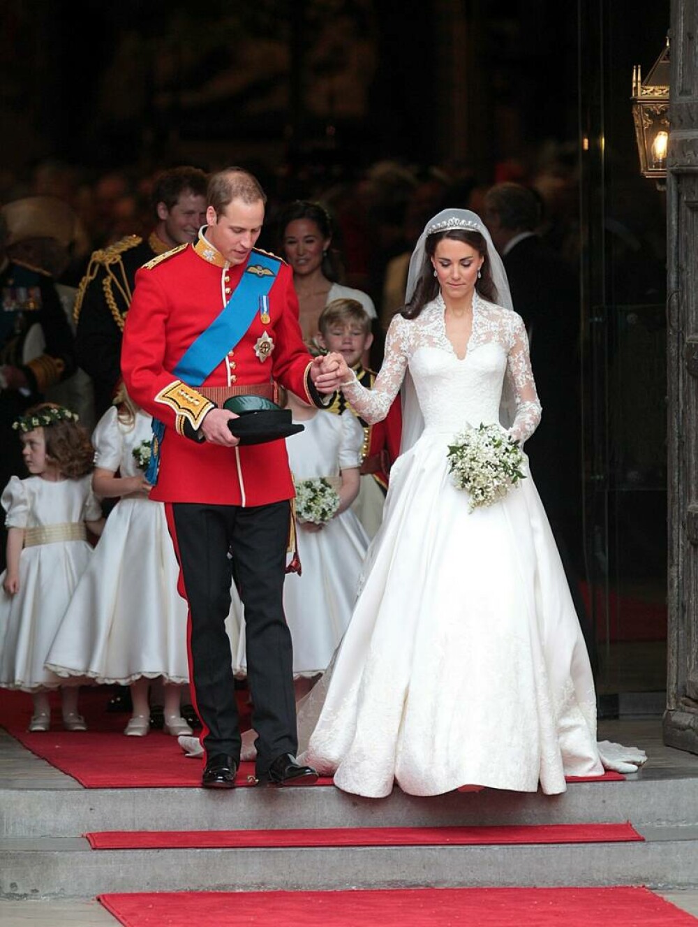Modul inedit prin care Prințul William și Kate vor sărbători 14 ani de la nuntă. Imagini de colecție de la celebrul eveniment - Imaginea 11