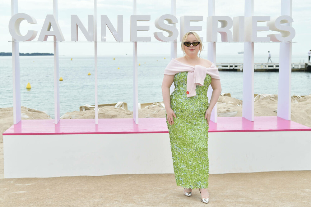 Ce ținută atipică a ales Nicola Coughlan, Penelope din Bridgerton, la Festivalul Canneseries. GALERIE FOTO - Imaginea 3