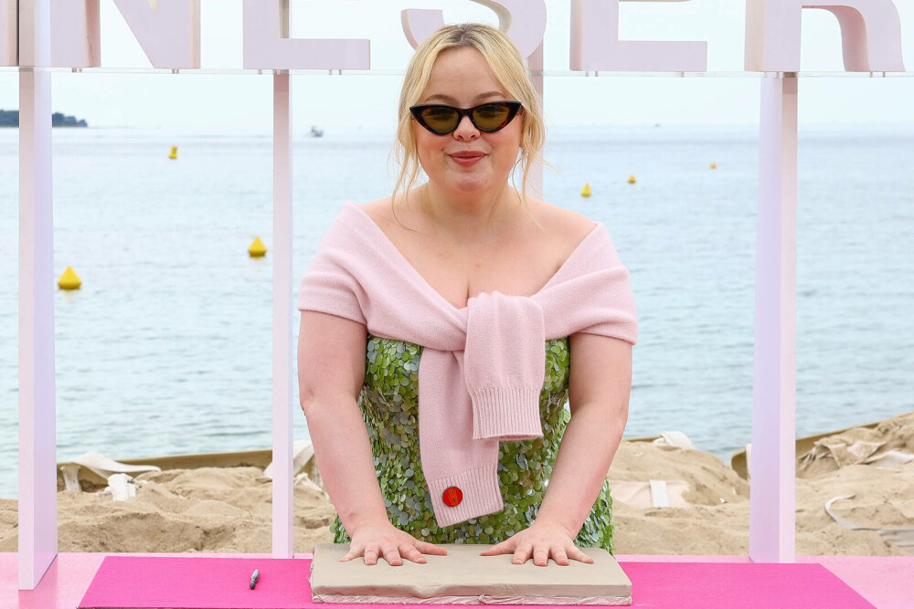 Ce ținută atipică a ales Nicola Coughlan, Penelope din Bridgerton, la Festivalul Canneseries. GALERIE FOTO - Imaginea 4