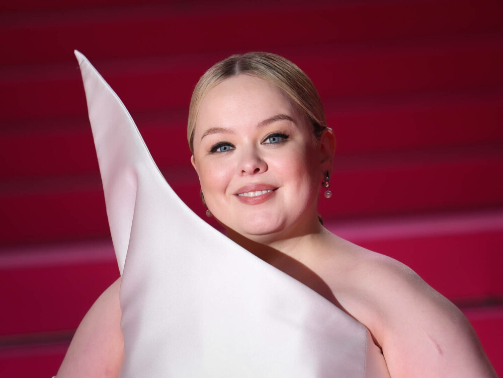 Ce ținută atipică a ales Nicola Coughlan, Penelope din Bridgerton, la Festivalul Canneseries. GALERIE FOTO - Imaginea 8