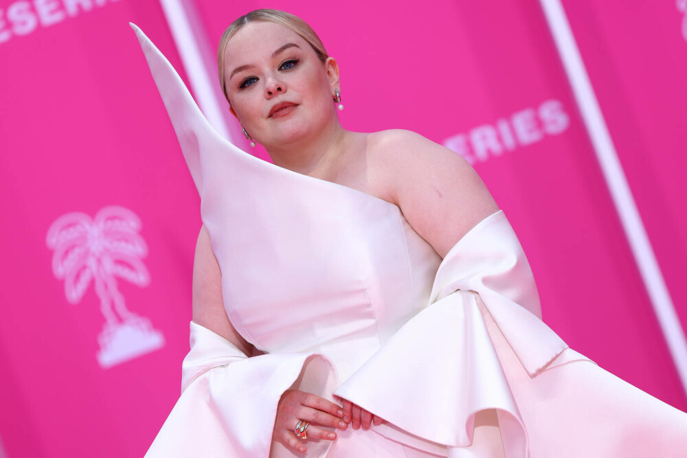 Ce ținută atipică a ales Nicola Coughlan, Penelope din Bridgerton, la Festivalul Canneseries. GALERIE FOTO - Imaginea 14