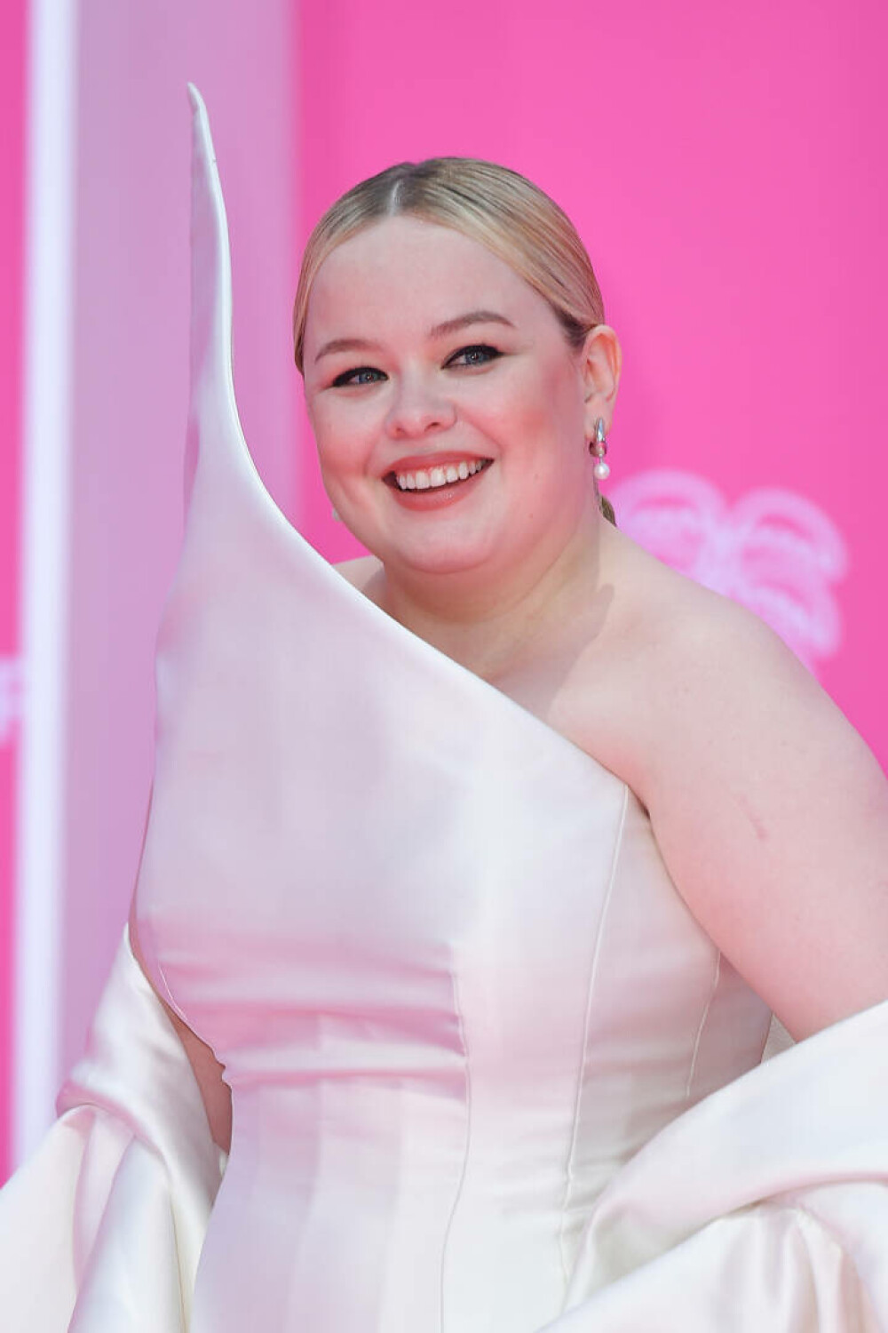 Ce ținută atipică a ales Nicola Coughlan, Penelope din Bridgerton, la Festivalul Canneseries. GALERIE FOTO - Imaginea 20