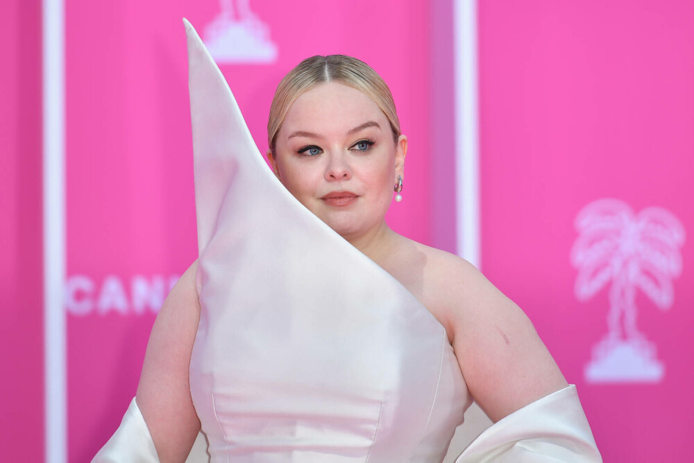 Ce ținută atipică a ales Nicola Coughlan, Penelope din Bridgerton, la Festivalul Canneseries. GALERIE FOTO - Imaginea 21