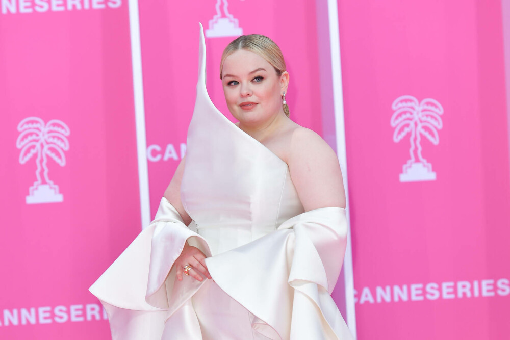 Ce ținută atipică a ales Nicola Coughlan, Penelope din Bridgerton, la Festivalul Canneseries. GALERIE FOTO - Imaginea 22