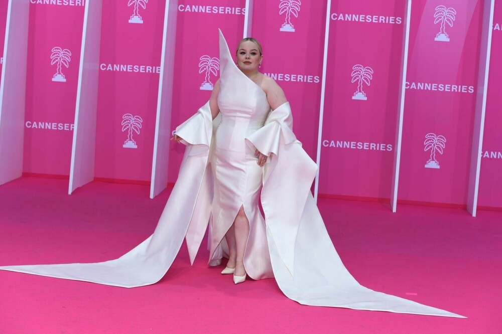 Ce ținută atipică a ales Nicola Coughlan, Penelope din Bridgerton, la Festivalul Canneseries. GALERIE FOTO - Imaginea 29