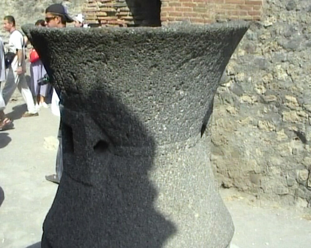 Pompei, locul unde ruinele vorbesc - Imaginea 3