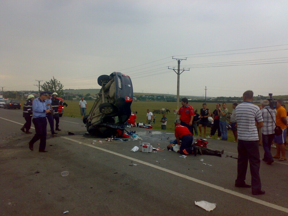 Tragedie pe Drumul European E85! Trei oameni si-au pierdut viata! - Imaginea 1