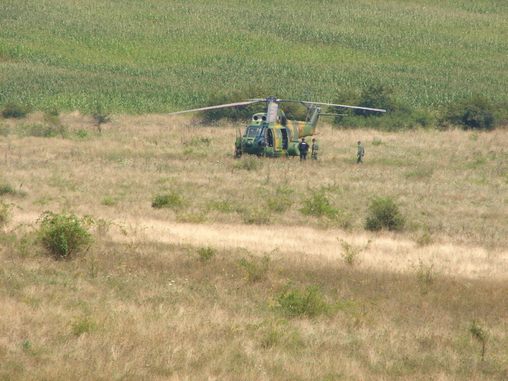 Doua elicoptere israeliene au aterizat de urgenta pe un camp din Arges - Imaginea 3