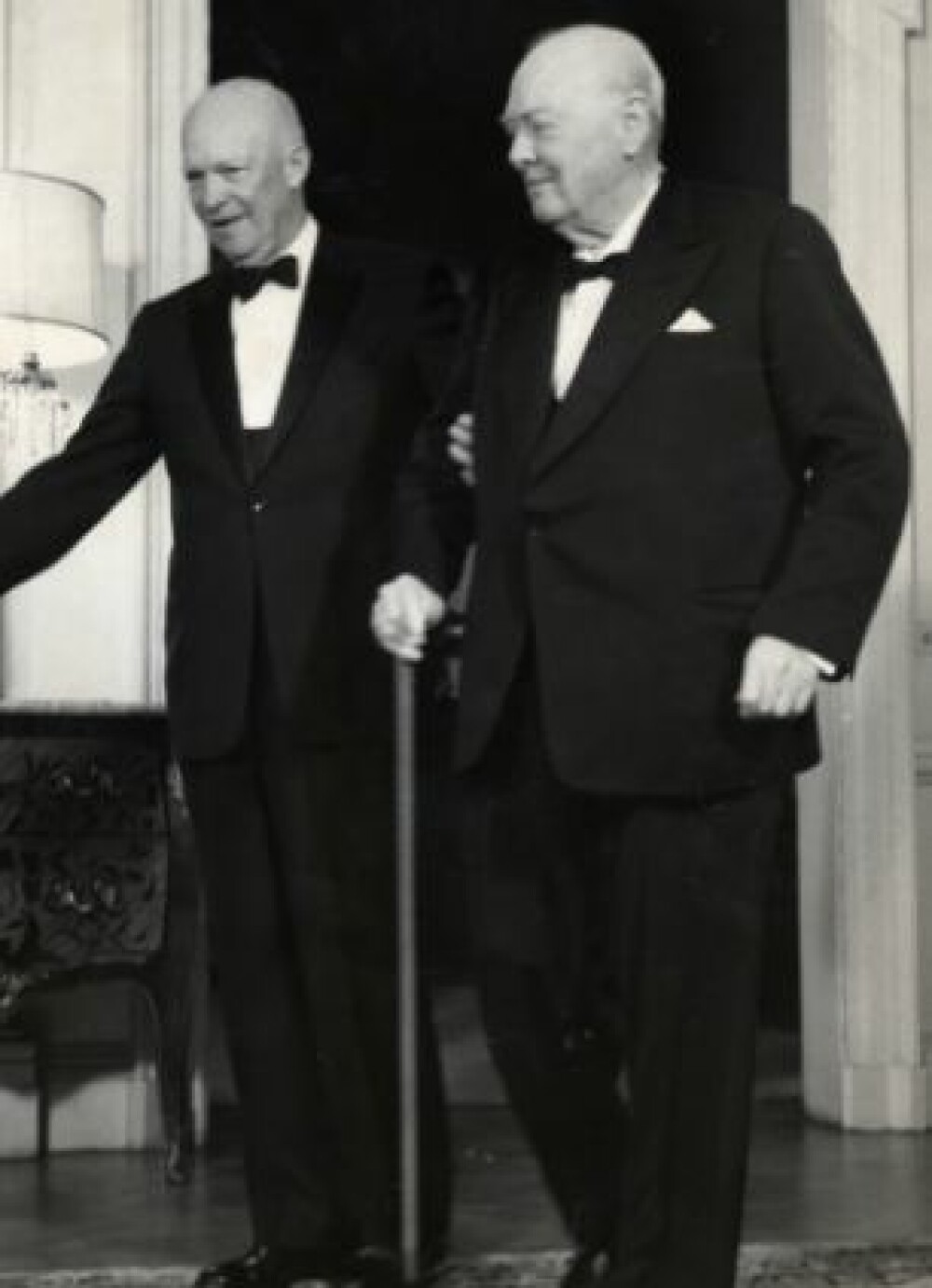 Churchill si Eisenhower au tainuit existenta OZN-urilor ivite in anii 40 - Imaginea 2