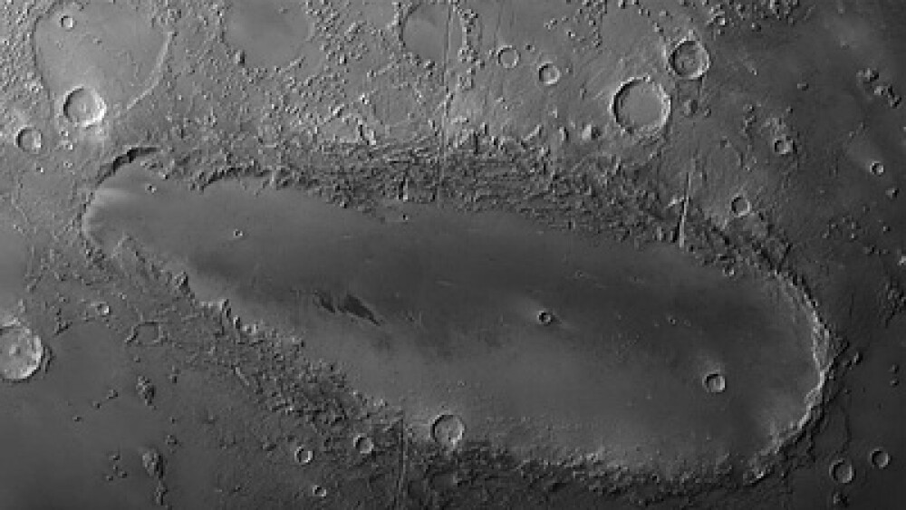 Spectaculos! Cel mai misterios crater de pe Marte, fotografiat in detaliu - Imaginea 1