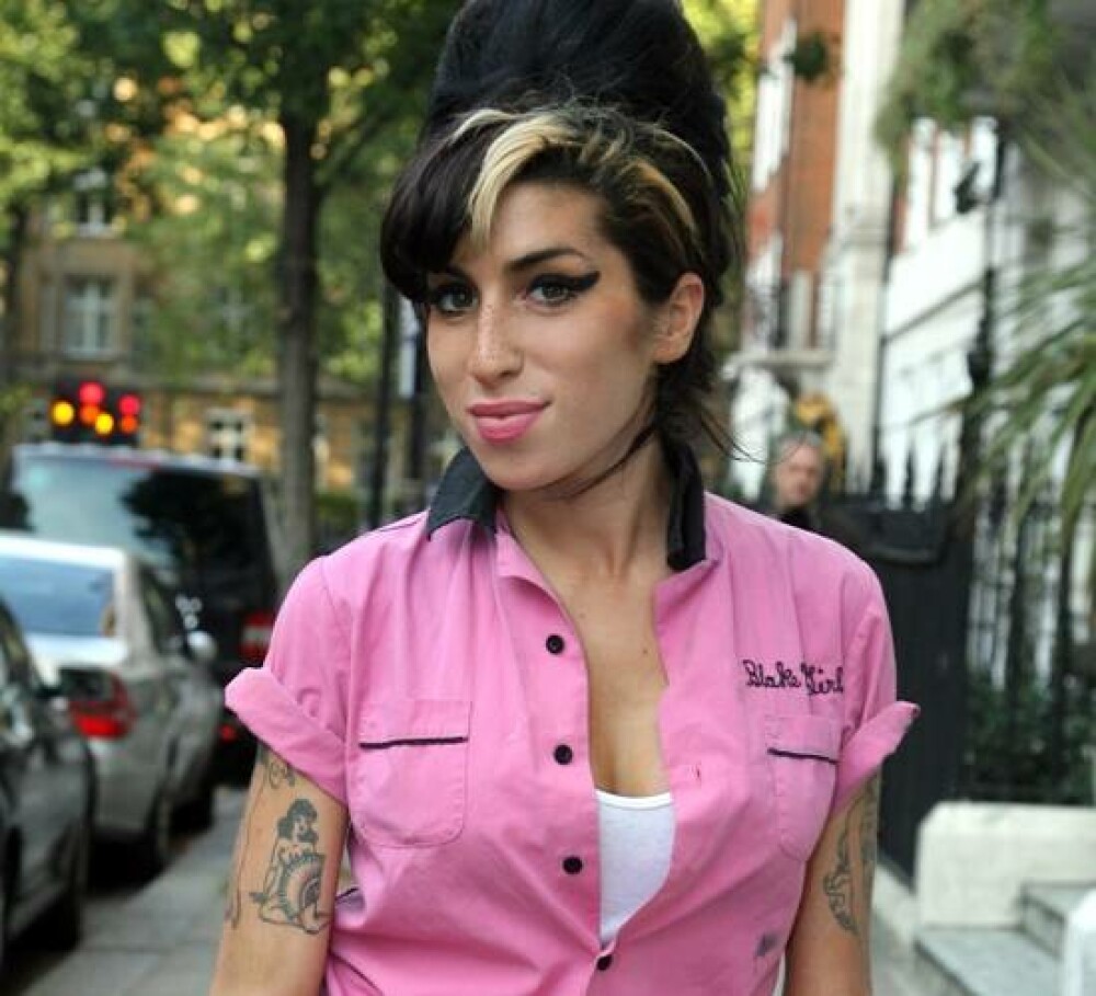 Imagini de colecție cu Amy Winehouse. Cântăreața ar fi împlinit astăzi 40 de ani | FOTO - Imaginea 20