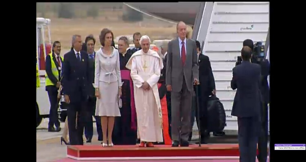 Papa Benedict si-a inceput vizita controversata in Spania. Tensiune la Madrid - Imaginea 9