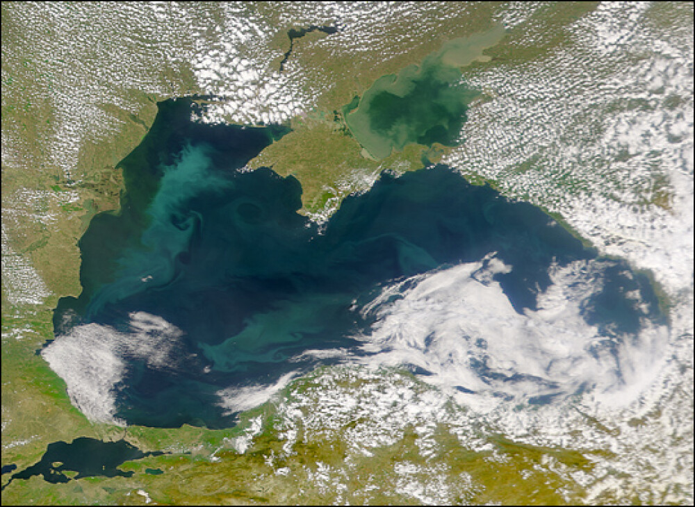 Culoarea apei din Marea Neagra se schimba. Fenomenul care i-a surprins pe specialistii NASA. FOTO - Imaginea 2