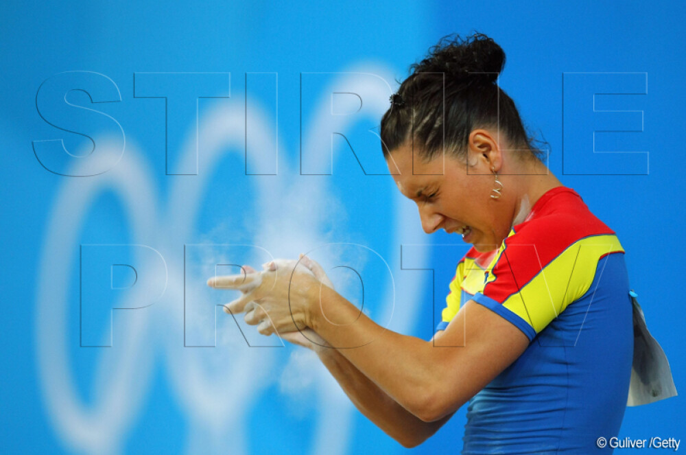 Roxana Cocos a castigat medalia de argint la haltere, la 69 de kilograme - Imaginea 1