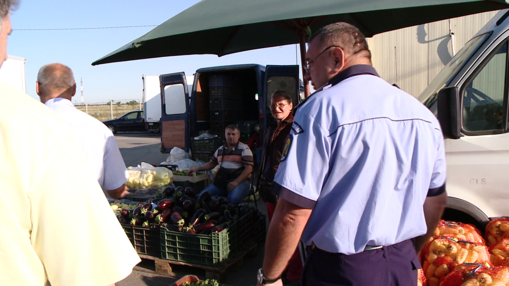 Control printre comerciantii din Timisoara. Peste sase tone de legume si fructe au fost confiscate - Imaginea 6