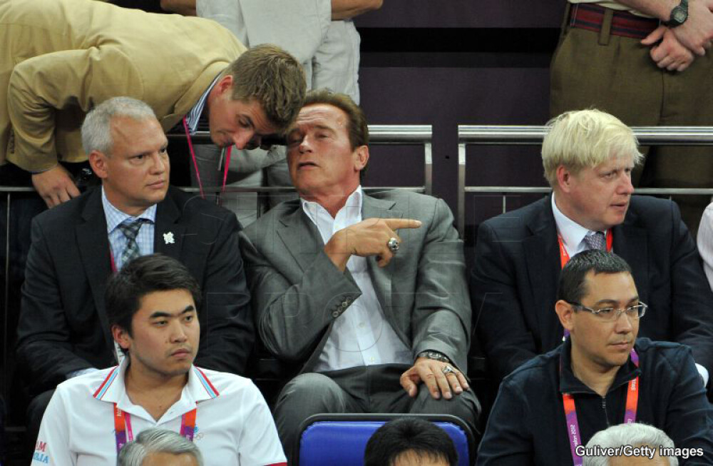 Victor Ponta, alaturi de Arnold Schwarzenegger, la finala olimpica de la baschet. Galerie FOTO - Imaginea 1