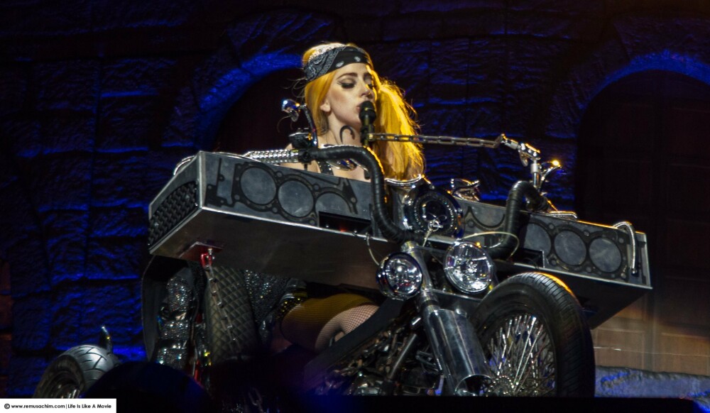 SHOW-ul anului la Bucuresti. Lady Gaga in fata a 35.000 de fani: 