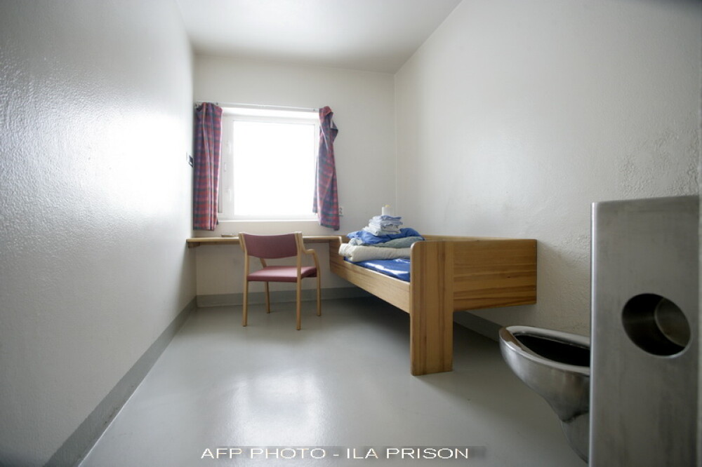 Galerie FOTO. Aceasta este celula in care va sta timp de 21 de ani asasinul extremist Anders Breivik - Imaginea 1