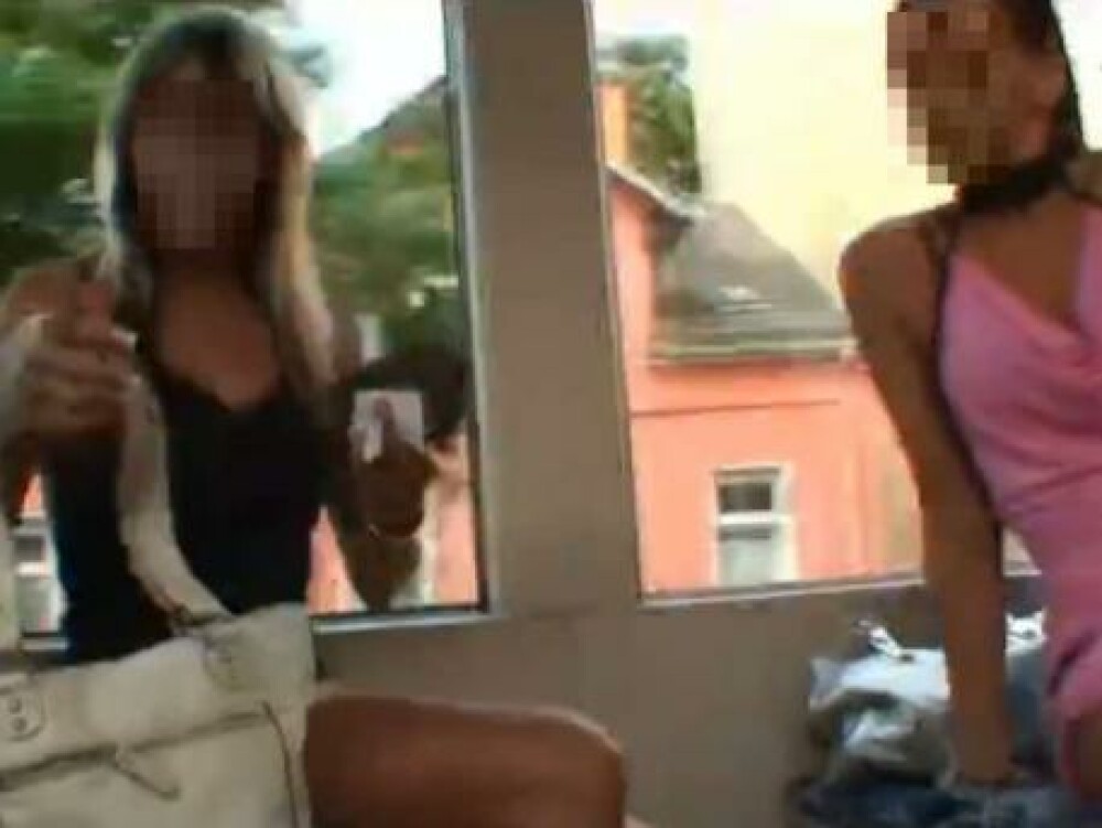 500.000 de persoane au vazut-o. Raspunsul politiei germane la o filmare indecenta facuta in autobuz - Imaginea 4