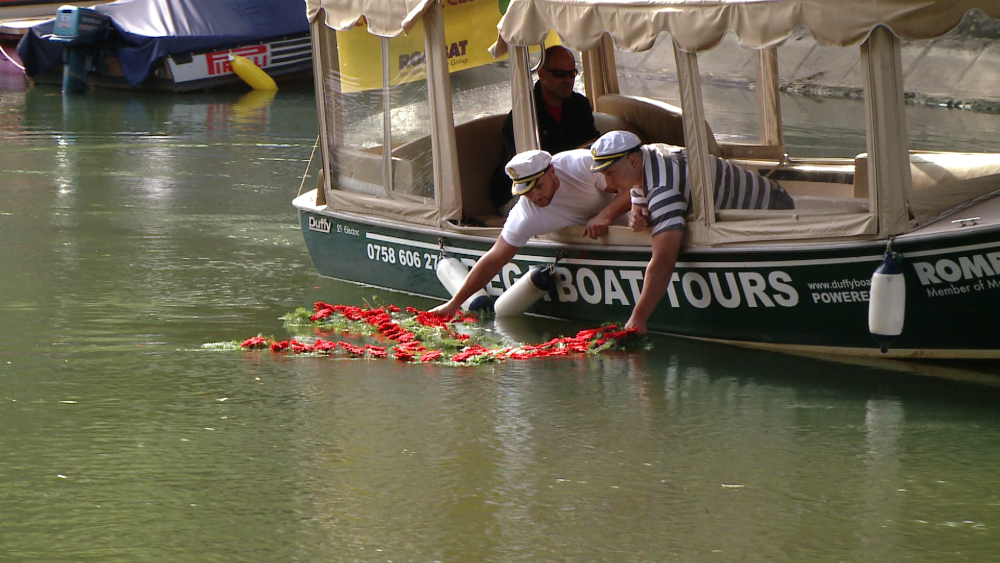 Ceremonie de Ziua Marinei la Timisoara. Zeci de curiosi au venit sa ii vada pe militari si marinari - Imaginea 12