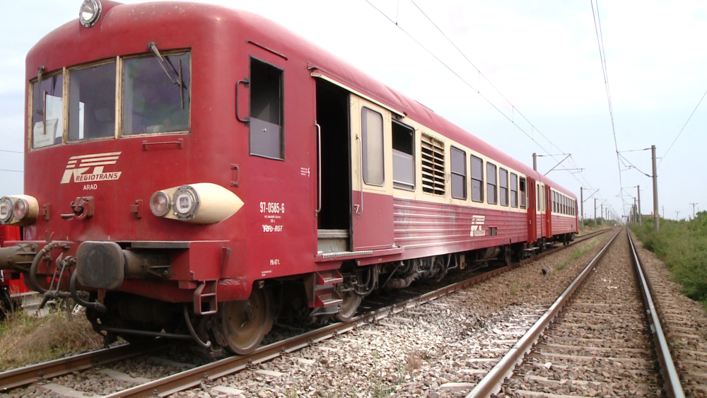 Incendiu la un tren aflat in mers, langa Timisoara. Calatorii, intre care si copii, au fost evacuati - Imaginea 1