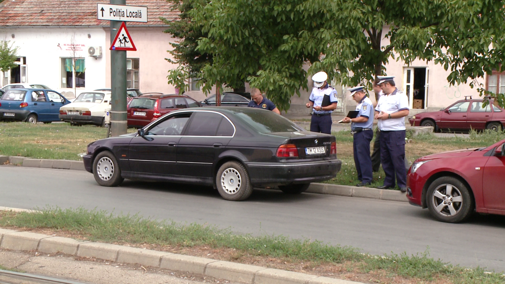 O masina de politie care ducea un suspect de furt la Parchet a fost izbita de un BMW, la Timisoara - Imaginea 5