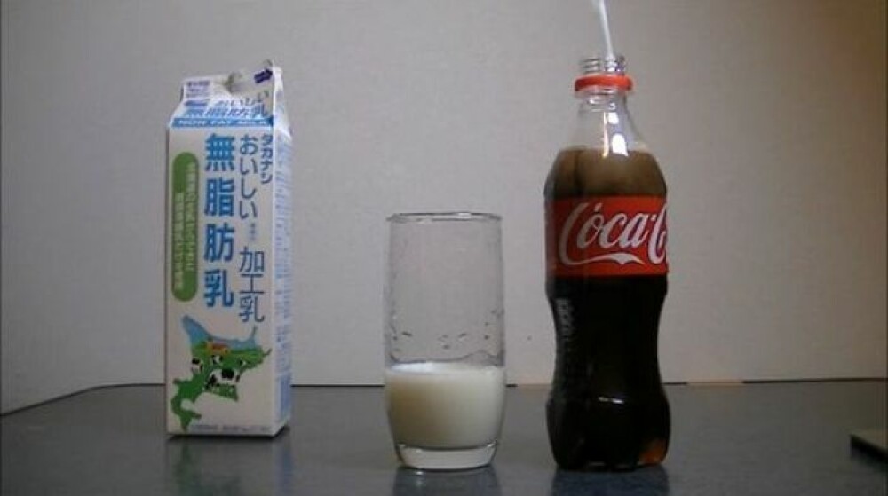 Ce se intampla cand pui lapte in Coca Cola? GALERIE FOTO - Imaginea 3