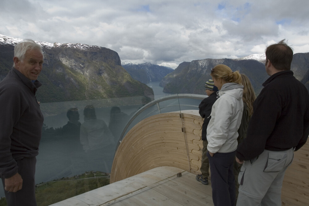 Cei care au fost acolo spun ca este cea mai frumoasa priveliste din lume. Cum arata fiordul norvegian Aurland de la inaltime - Imaginea 1