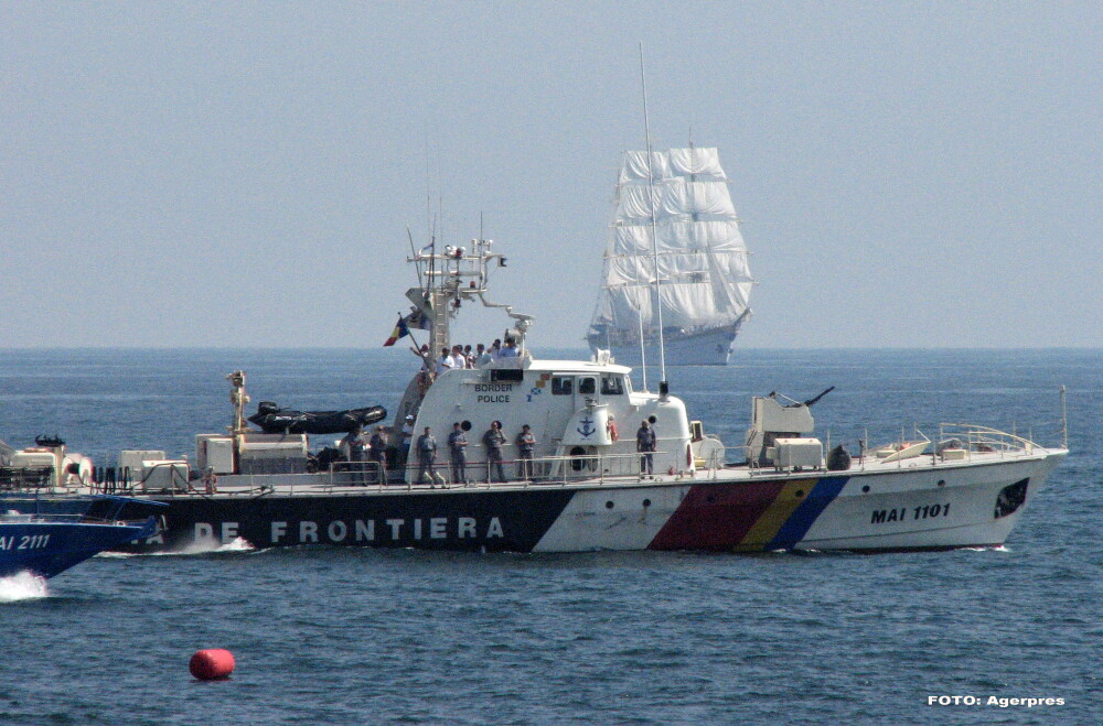 ZIUA MARINEI. Spectacole cu militari, avioane si elicoptere in Marea Neagra. Iohannis si Ponta nu au participat la ceremonii - Imaginea 4