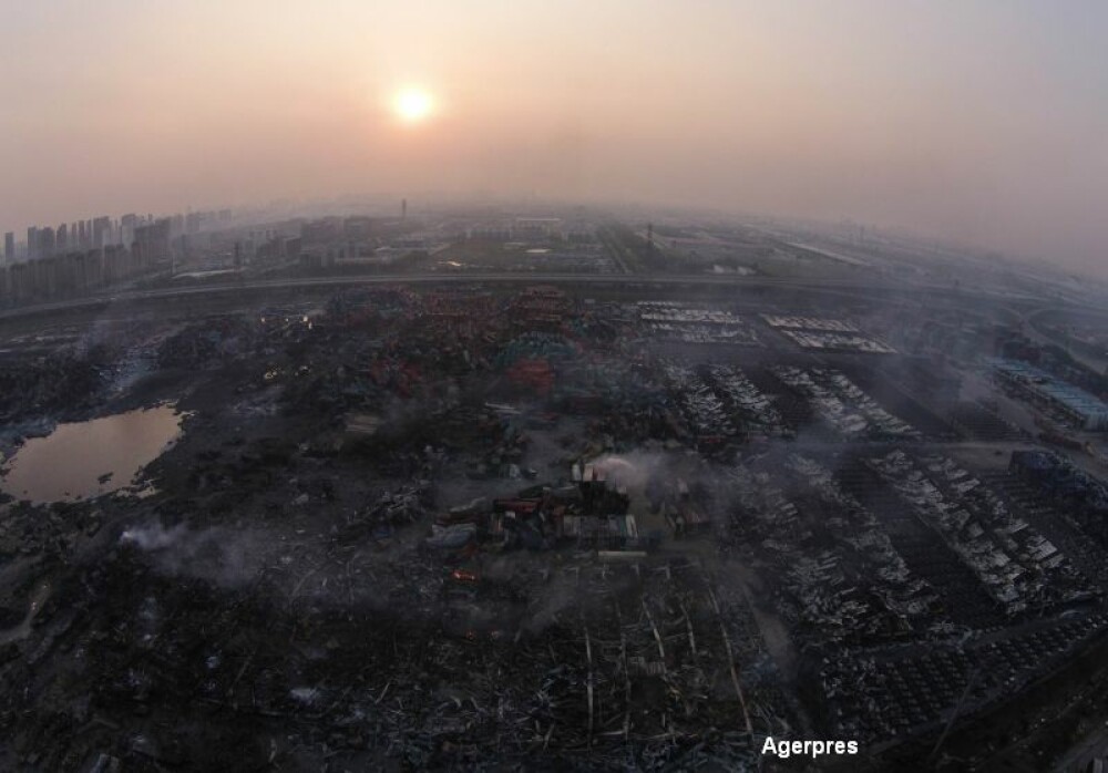Dezastru: China recunoaste ca in depozitele care au explodat se aflau tone de CIANURA. Pericol de contaminare in metropola - Imaginea 6