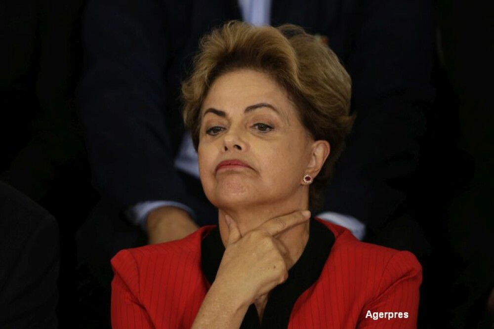 Sute de mii de brazilieni au cerut in strada demisia presedintelui. Scandalul urias in care e implicata Dilma Rousseff - Imaginea 5
