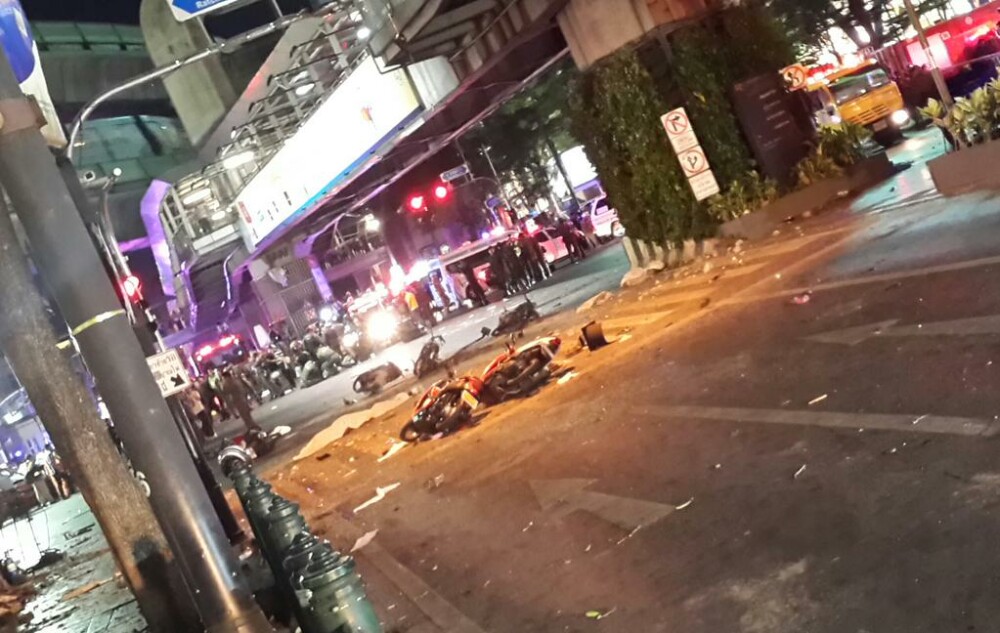 Atentat la Bangkok. 27 de oameni au murit si peste 80 au fost raniti dupa explozia unei bombe la un templu. VIDEO - Imaginea 1