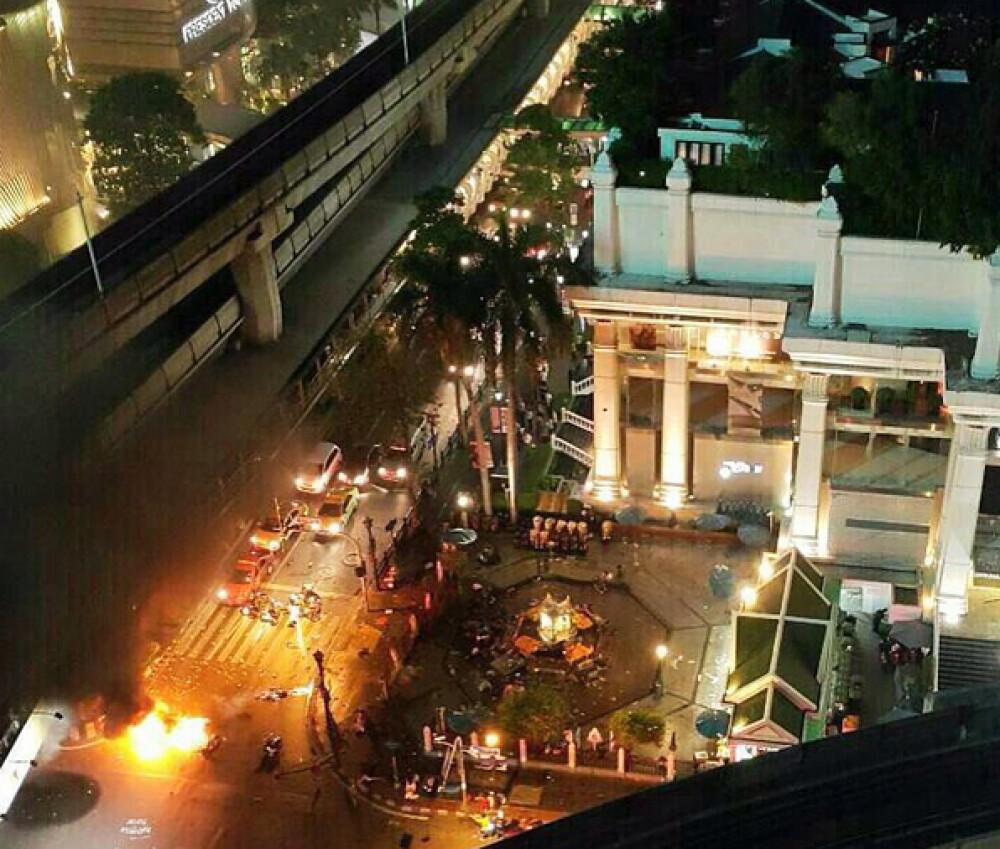 Atentat la Bangkok. 27 de oameni au murit si peste 80 au fost raniti dupa explozia unei bombe la un templu. VIDEO - Imaginea 2