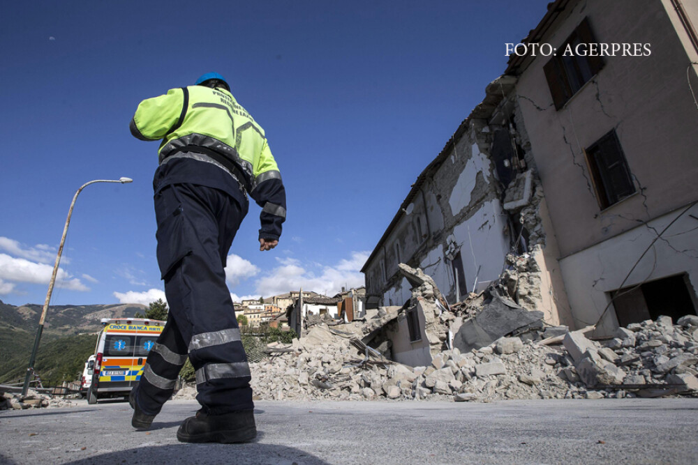 Cutremur in Italia: 159 de morti si sute de raniti. Armata a fost mobilizata pentru a ajuta persoanele afectate de seism - Imaginea 17
