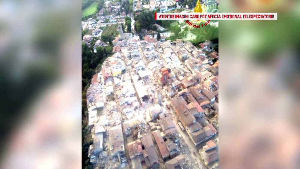 Cutremur in Italia: 159 de morti si sute de raniti. Armata a fost mobilizata pentru a ajuta persoanele afectate de seism - Imaginea 24