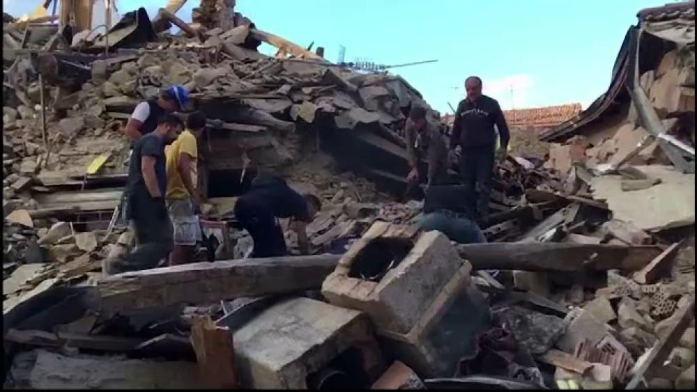 Romanii din Italia, printre primii care au sarit sa ajute dupa cutremur: 