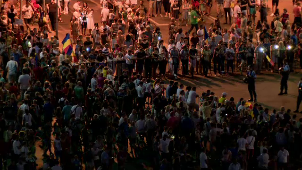 A treia zi de proteste în Piața Victoriei. Manifestația, încheiată cu un marș în Piata Universității. VIDEO - Imaginea 19