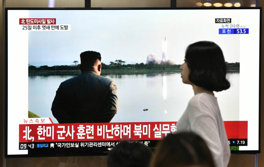 Coreea de Nord are un nou sistem de lansare de rachete. Kim Jong-un, prezent la teste - Imaginea 1