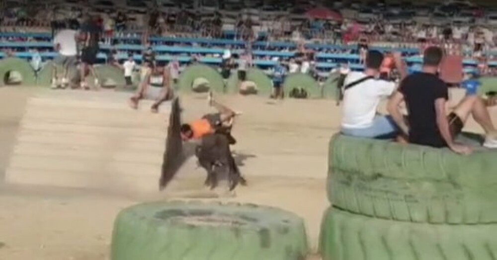 Festival încheiat tragic, în Spania. Un tânăr împuns de taur a sângerat până la moarte - Imaginea 3