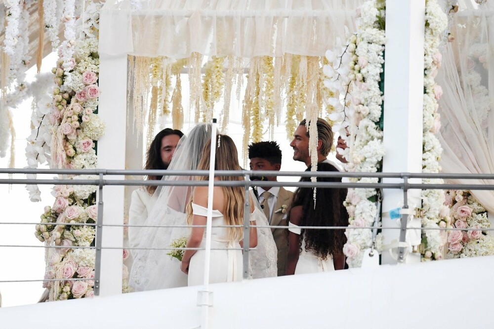 Heidi Klum s-a căsătorit cu Tom Kaulitz, cu 17 ani mai mic decât ea. Foto de la nuntă - Imaginea 4