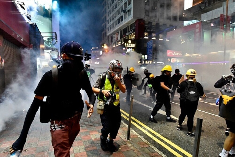 Proteste în Hong Kong. Poliția a folosit gaze lacrimogene împotriva manifestanților - Imaginea 1