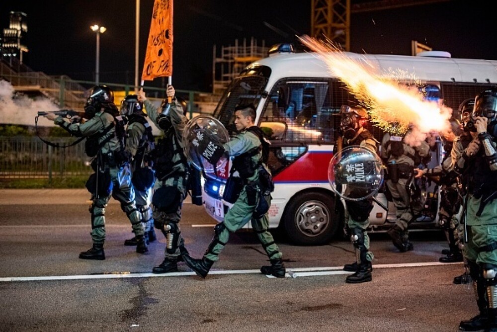 Proteste în Hong Kong. Poliția a folosit gaze lacrimogene împotriva manifestanților - Imaginea 2